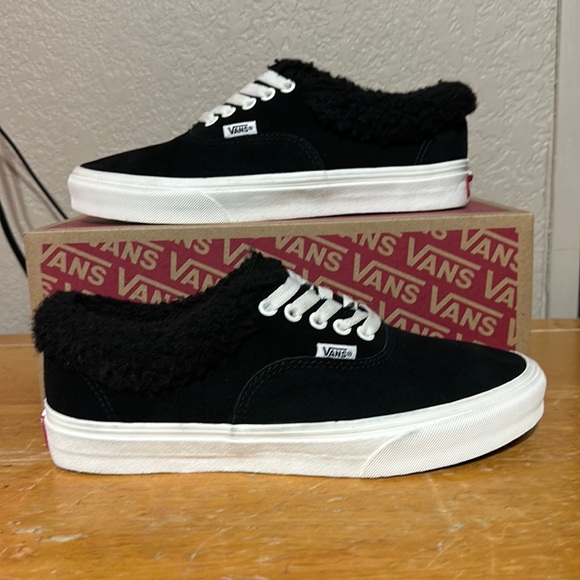 VANS AUTHENTIC Suede SHERPA Men’s 8 or women’s 9.5